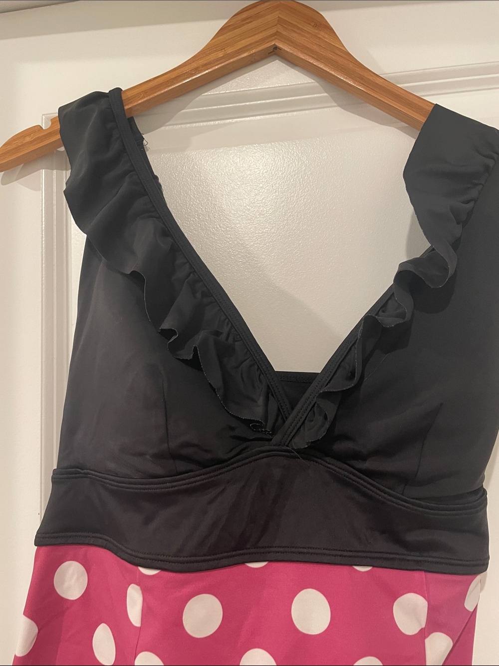 Torrid Disney one piece swimsuit bathing suit size 1x **has wear - Picture 2 of 7